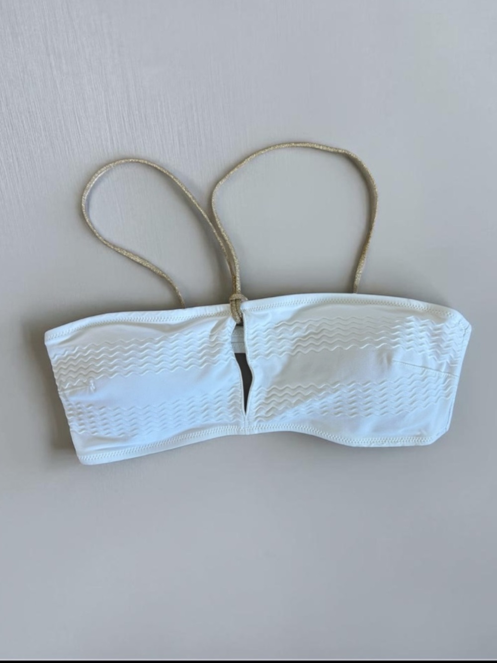 New Aerie White Bandeau Bikini Top Gold Straps Keyhole M